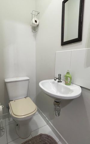 Casa para alugar com 280m², 6 quartos e 3 vagas Casa para alugar com 280m², 6 quartos e 3 vagasBanheiro 3