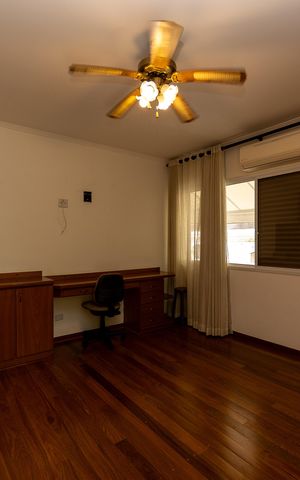 Casa de condomínio à venda com 682m², 5 quartos e 6 vagas Casa de condomínio à venda com 682m², 5 quartos e 6 vagasSuite 1