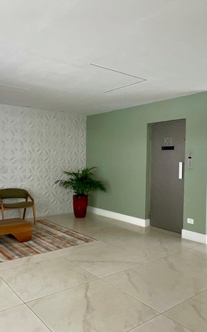 Apartamento à venda com 96m², 3 quartos e 1 vaga Apartamento à venda com 96m², 3 quartos e 1 vagaHall de entrada