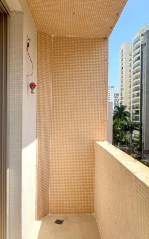 Apartamento à venda com 96m², 3 quartos e 1 vaga Apartamento à venda com 96m², 3 quartos e 1 vagaVaranda