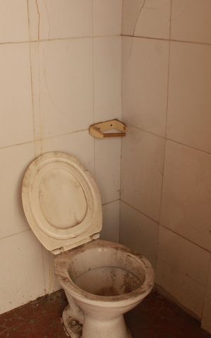 Casa à venda com 195m², 3 quartos e 1 vagaBanheiro 2
