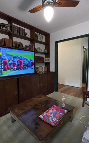Casa à venda com 432m², 4 quartos e 4 vagas Casa à venda com 432m², 4 quartos e 4 vagasSala