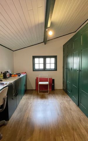 Casa à venda com 432m², 4 quartos e 4 vagas Casa à venda com 432m², 4 quartos e 4 vagasEscritorio - Quarto 3