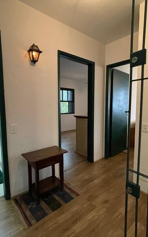 Casa à venda com 432m², 4 quartos e 4 vagas Casa à venda com 432m², 4 quartos e 4 vagasCorredor