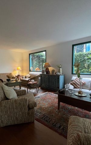 Casa à venda com 432m², 4 quartos e 4 vagas Casa à venda com 432m², 4 quartos e 4 vagasSala