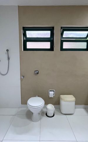 Casa à venda com 432m², 4 quartos e 4 vagas Casa à venda com 432m², 4 quartos e 4 vagasBanheiro Social 2