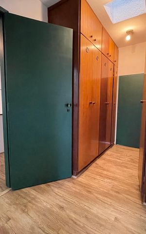 Casa à venda com 432m², 4 quartos e 4 vagas Casa à venda com 432m², 4 quartos e 4 vagasArmários - Quarto 3