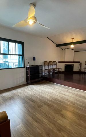 Casa à venda com 432m², 4 quartos e 4 vagas Casa à venda com 432m², 4 quartos e 4 vagasQuarto 2