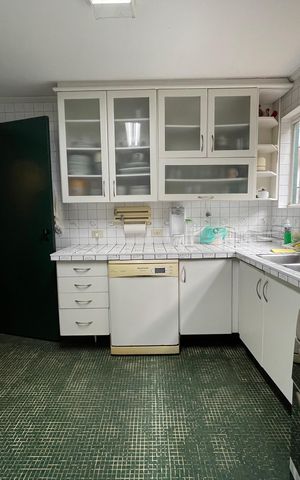 Casa à venda com 432m², 4 quartos e 4 vagas Casa à venda com 432m², 4 quartos e 4 vagasCozinha