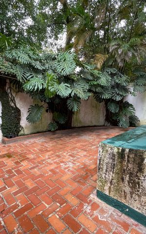 Casa à venda com 432m², 4 quartos e 4 vagas Casa à venda com 432m², 4 quartos e 4 vagasQuintal