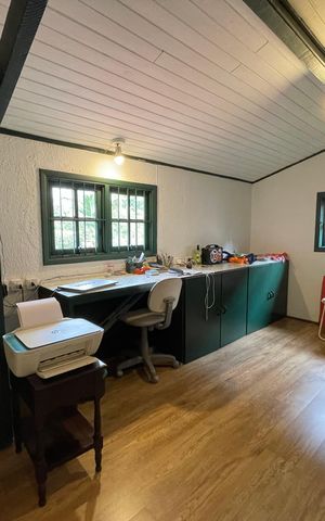 Casa à venda com 432m², 4 quartos e 4 vagas Casa à venda com 432m², 4 quartos e 4 vagasEscritorio - Quarto 3