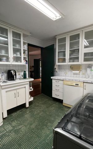 Casa à venda com 432m², 4 quartos e 4 vagas Casa à venda com 432m², 4 quartos e 4 vagasCozinha