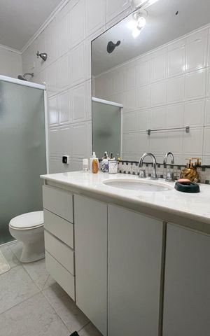 Casa à venda com 432m², 4 quartos e 4 vagas Casa à venda com 432m², 4 quartos e 4 vagasBanheiro Social