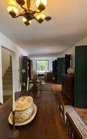 Casa à venda com 432m², 4 quartos e 4 vagas Casa à venda com 432m², 4 quartos e 4 vagasSala