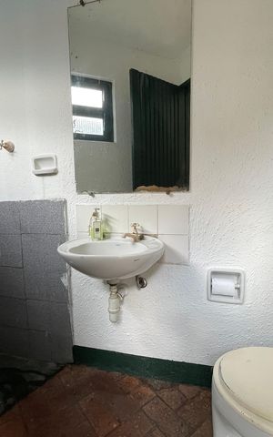 Casa à venda com 432m², 4 quartos e 4 vagas Casa à venda com 432m², 4 quartos e 4 vagasBanheiro de Serviço
