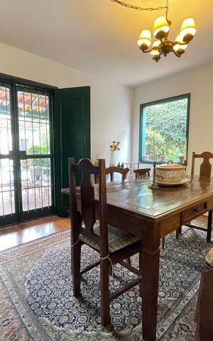 Casa à venda com 432m², 4 quartos e 4 vagas Casa à venda com 432m², 4 quartos e 4 vagasSala