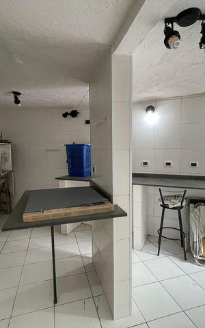 Casa à venda com 432m², 4 quartos e 4 vagas Casa à venda com 432m², 4 quartos e 4 vagasAtelie