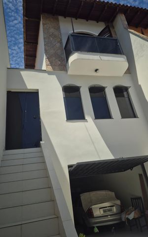 Casa à venda com 159m², 3 quartos e 4 vagasÁrea externa