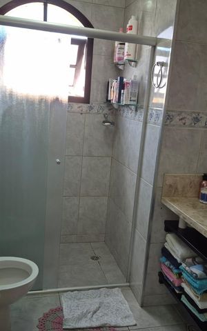 Casa à venda com 159m², 3 quartos e 4 vagasBanheiro