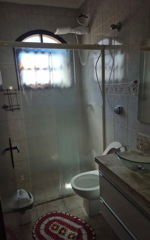 Casa à venda com 159m², 3 quartos e 4 vagasBanheiro