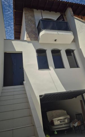 Casa à venda com 159m², 3 quartos e 4 vagasÁrea externa