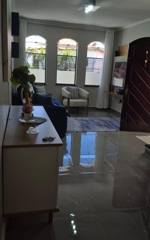 Casa à venda com 159m², 3 quartos e 4 vagasSala