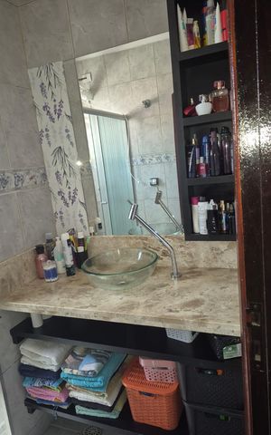 Casa à venda com 159m², 3 quartos e 4 vagasBanheiro