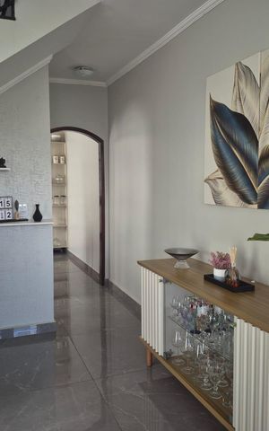 Casa à venda com 159m², 3 quartos e 4 vagasSala