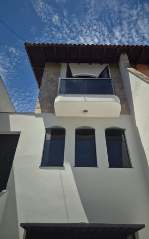 Casa à venda com 159m², 3 quartos e 4 vagasÁrea externa
