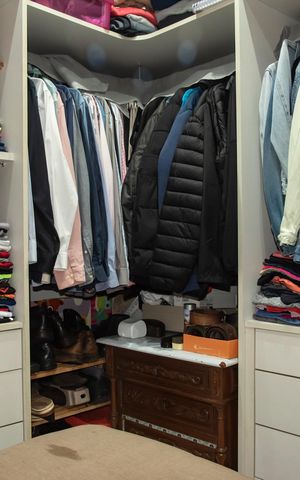 Casa à venda com 180m², 3 quartos e 4 vagasSuíte 1 - Closet