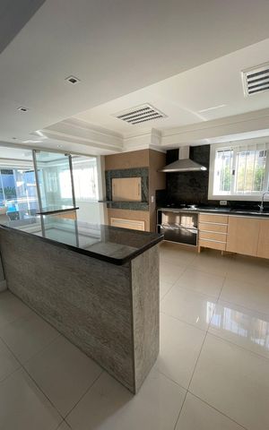Casa à venda com 268m², 5 quartos e 5 vagas Casa à venda com 268m², 5 quartos e 5 vagasCozinha
