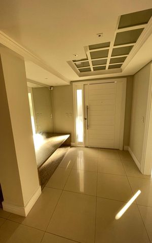 Casa à venda com 268m², 5 quartos e 5 vagas