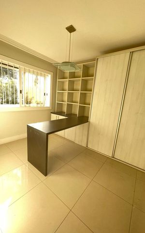 Casa à venda com 268m², 5 quartos e 5 vagas Casa à venda com 268m², 5 quartos e 5 vagasQuarto