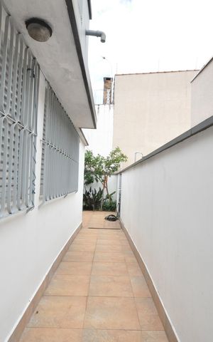 Casa à venda com 353m², 3 quartos e 3 vagasCorredor Externo