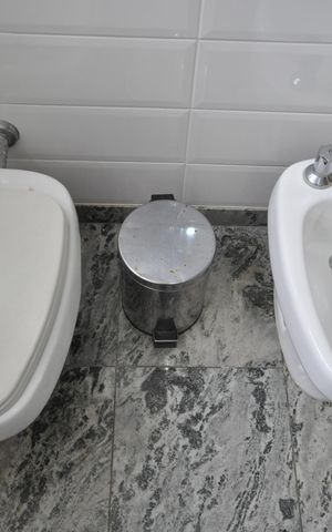 Casa à venda com 353m², 3 quartos e 3 vagasBanheiro Social