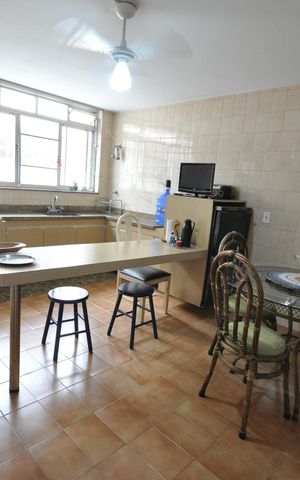 Casa à venda com 353m², 3 quartos e 3 vagasCozinha