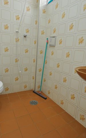 Casa à venda com 353m², 3 quartos e 3 vagasBanheiro de serviço