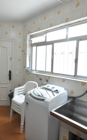 Casa à venda com 353m², 3 quartos e 3 vagasÁrea de Serviço