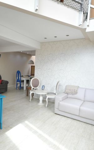 Casa à venda com 353m², 3 quartos e 3 vagasSala