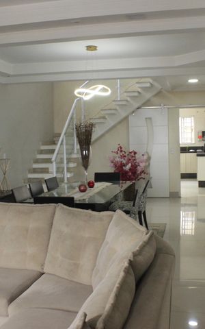 Casa para alugar com 385m², 4 quartos e 7 vagasSala