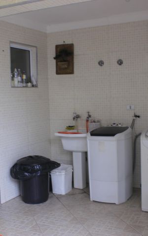 Casa para alugar com 385m², 4 quartos e 7 vagasÁrea de Serviço