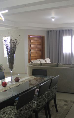 Casa para alugar com 385m², 4 quartos e 7 vagasSala