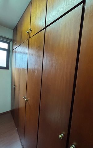 Apartamento à venda com 310m², 3 quartos e 3 vagas Apartamento à venda com 310m², 3 quartos e 3 vagasSuite Closet