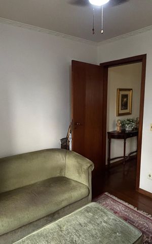 Apartamento à venda com 310m², 3 quartos e 3 vagas Apartamento à venda com 310m², 3 quartos e 3 vagasEscritório