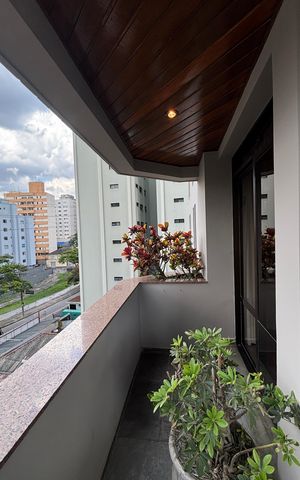 Apartamento à venda com 310m², 3 quartos e 3 vagas Apartamento à venda com 310m², 3 quartos e 3 vagasSala - Sala de Estar Varanda