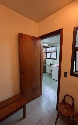 Apartamento à venda com 310m², 3 quartos e 3 vagas Apartamento à venda com 310m², 3 quartos e 3 vagasÁrea de Serviço - Quarto de Apoio