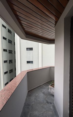 Apartamento à venda com 310m², 3 quartos e 3 vagas Apartamento à venda com 310m², 3 quartos e 3 vagasSuite Varanda