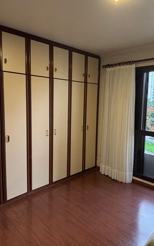 Apartamento à venda com 310m², 3 quartos e 3 vagas Apartamento à venda com 310m², 3 quartos e 3 vagasQuarto 1