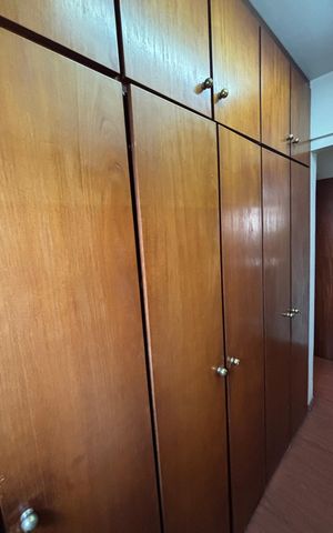 Apartamento à venda com 310m², 3 quartos e 3 vagas Apartamento à venda com 310m², 3 quartos e 3 vagasSuite Closet