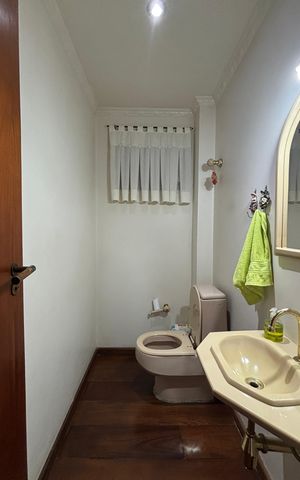 Apartamento à venda com 310m², 3 quartos e 3 vagas Apartamento à venda com 310m², 3 quartos e 3 vagasLavabo